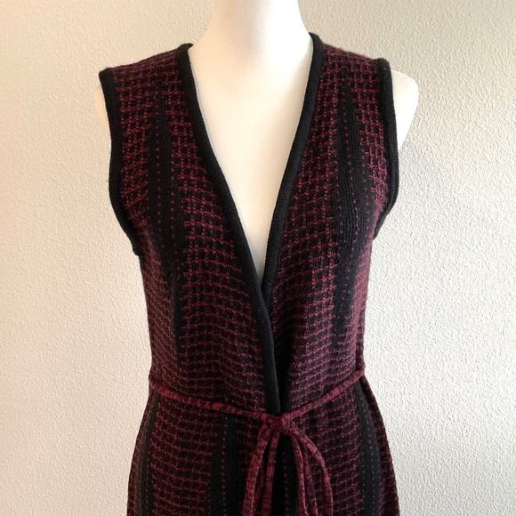 BCBGMaxAzria Wrap With Pom Pom Ties Fringe Size Large - Picture 3 of 13